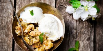 Crumble d-aubergine au miel, sorbet mousseux au citron