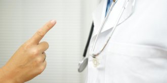 Les agressions de medecins battent un nouveau record en 2017