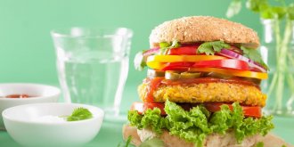 Bien manger : 500 personnalites lancent un appel a un "lundi vert"