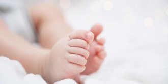 USA : un bebe nait… avec des cheveux blancs