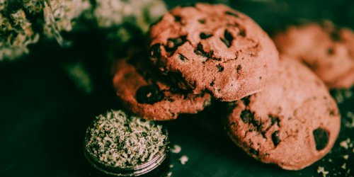 Un medecin prescrit des cookies au cannabis a un enfant de 4 ans 