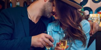Sexualite: pourquoi les hommes exagerent plus leur nombre de partenaires