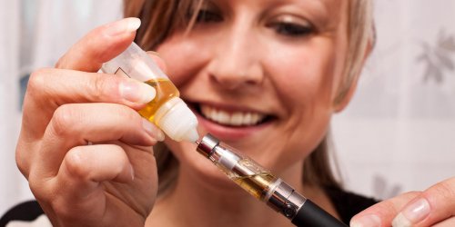 Cigarettes electroniques : les aromes vanille et cannelle seraient plus toxiques que les autres