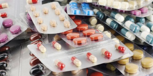 Antibiotiques : quels sont les risques de la surconsommation ?