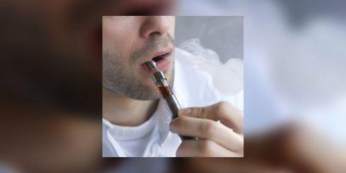 Cigarette electronique : bientot officiellement encouragee outre-Manche