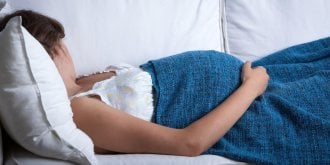 Dormir sur le dos : une position a eviter a la fin de sa grossesse ?