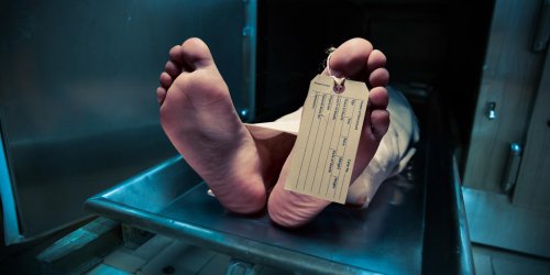 Declare mort, un homme se met a ronfler juste avant son autopsie