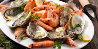 Un homme ampute apres avoir mange des fruits de mer crus