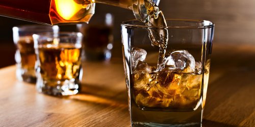 Demence : boire trop souvent de l’alcool augmente le risque