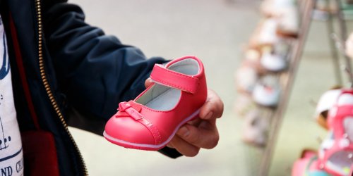Une fillette developpe une septicemie mortelle a cause de chaussures neuves