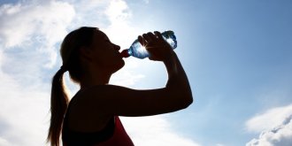 Hyponatremie : quels sont les signes de cette complication de la canicule ?