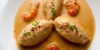 Quenelles de brochet et ecrevisses sauce Nantua