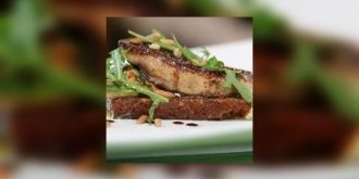 Foie gras de canard poele au pain d-epice