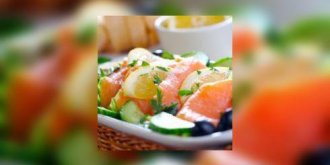 Salade de truite fumee aux peches