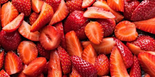 Tartare de fraises aux pignons