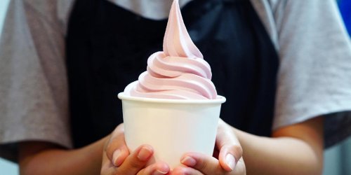 Yaourt glace aux framboises et a la banane