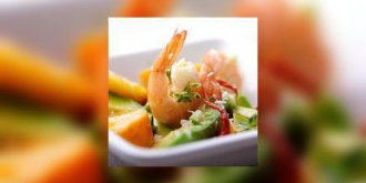 Salade d-asperges et de crevettes