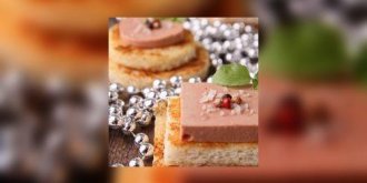 Tartinettes de foie gras a la chiffonnade de magret