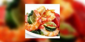 Salade d-herbes aux crevettes