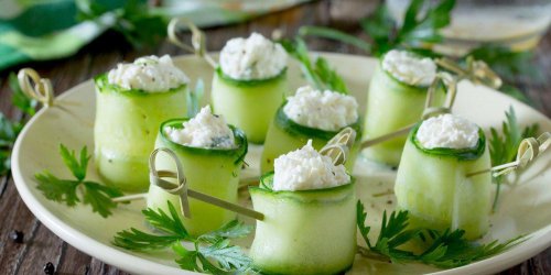 Concombre farci au fromage blanc et aux herbes