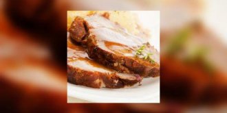 Roti de porc aux echalotes confites et salsifis