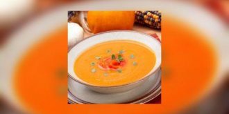 Veloute de potiron muscade au coulis de tomates