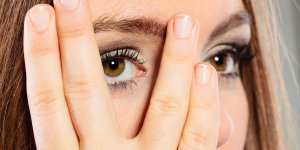 Poches sous les yeux : comment se debarrasser des poches malaires ?