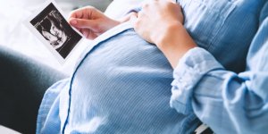 Grossesse tardive : les garcons plus a risque d’avoir des problemes cardiaques plus tard