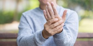 Algodystrophie : pieds et mains en souffrance