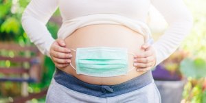 #stopaccouchementmasque : "J-avais envie de vomir" temoigne une maman obligee d’accoucher avec le masque