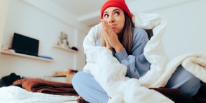 Dormir en pyjama est deconseille pour votre sante, selon des experts