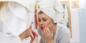 Plaques sur le visage : a quoi est due cette eruption cutanee ?