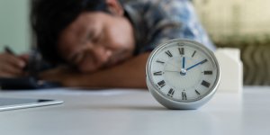 Seniors : faire une sieste a cette heure de la journee augmente la mortalite !