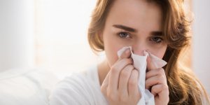 Rhume, nez qui coule : quelles huiles essentielles pour se soigner ?