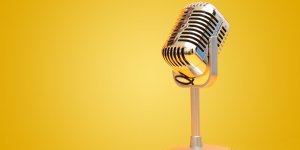 Il chante tellement au karaoke que son poumon lache