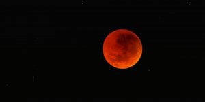 Lune de sang ce soir : peut-elle vraiment perturber votre sommeil ?