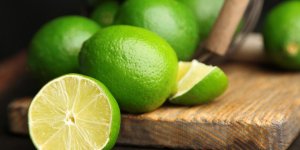 Cocktail au citron vert et a la menthe
