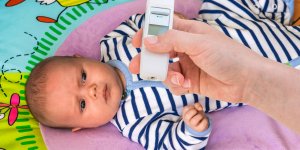 Faire baisser la fievre de bebe sans medicament