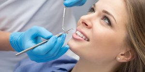 Dents de sagesse : quand faut-il les enlever ?