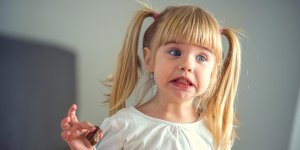 Et si trop de bonbons rendaient les enfants agressifs ? 