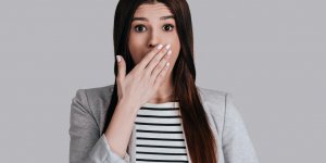 Langue blanche : un signe possible de mycose buccale