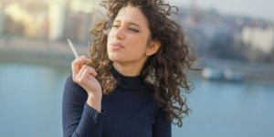 Pourquoi le tabac favorise mauvaise haleine et problemes dentaires