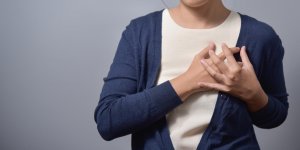 Douleur thoracique gauche : ce qu-elle peut reveler