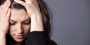 Pourquoi ai-je mal a la tete ?