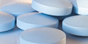 Viagra : Un homme abuse de la pilule bleue et "voit rouge"