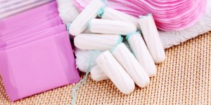 Serviettes hygieniques, protege-slips : les fabricants doivent reduire la presence de substances chimiques dangereuses
