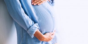 CMV : pourquoi il ne faut pas lecher la cuillere d-un bebe si vous etes enceintes