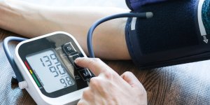 Ces deux exercices a faire a la maison sont les plus efficaces pour reduire la tension arterielle