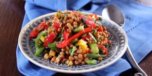 Salade de lentilles, poivron et fromage