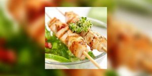 Brochettes de lotte aux fruits